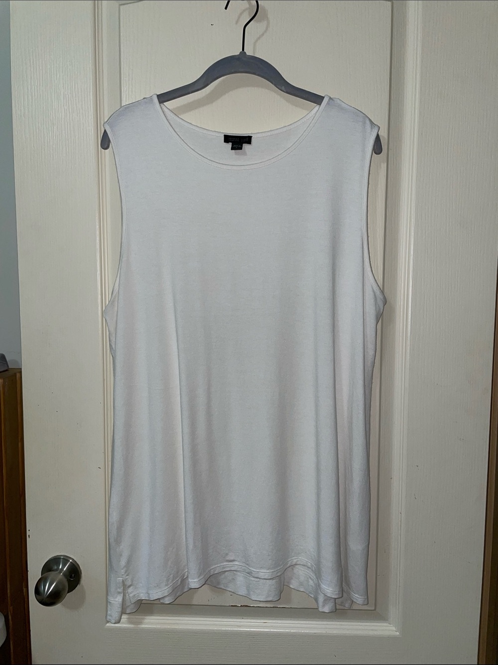 J Jill off White Sleeveless long  Tank Top - Relaxed Crew Neck Size L